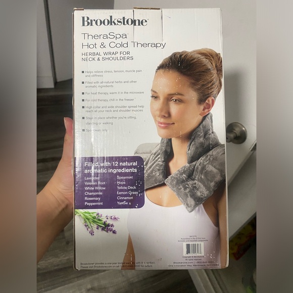 New without tags, Brookestone Neck Wrap-Glacier Gray TheraSpa Hot & Gold Therapy - Picture 3 of 5